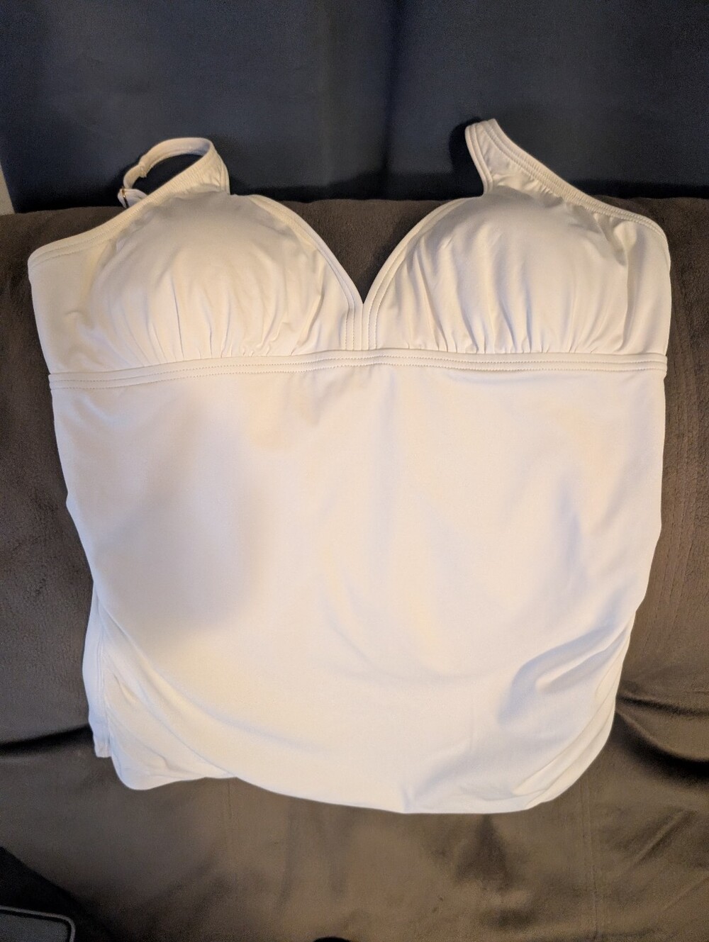 Tommy Bahama Pearl Over The Shoulder Long White V-Neck Tankini. - Picture 2 of 7